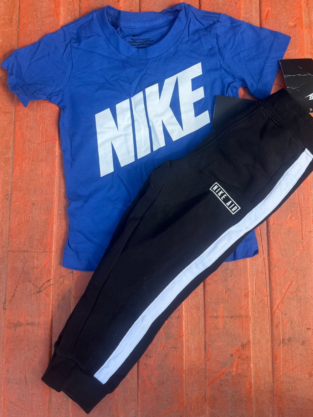 Nike Boys Toddler 2pc Jogger & Tee Set - 3T